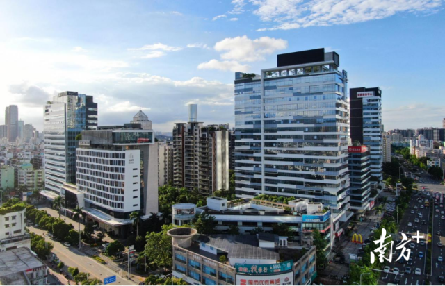 东区盛景尚峰。 南方+叶志文 摄 东区盛景尚峰。 南方+叶志文 摄